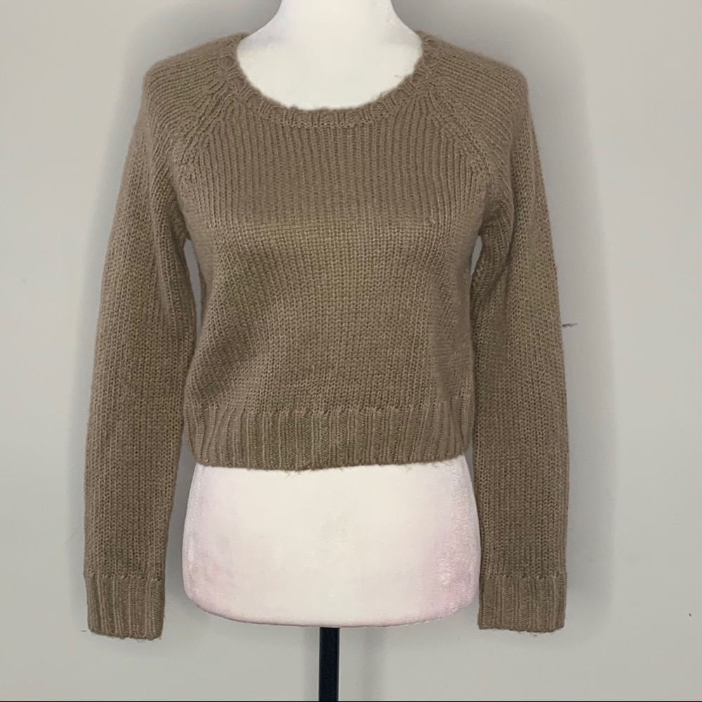 Cropped knitted sweater